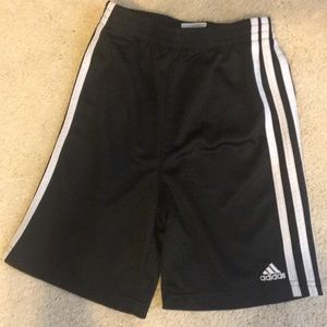 Boy’s Adidas Athletic Short in mint condition 6